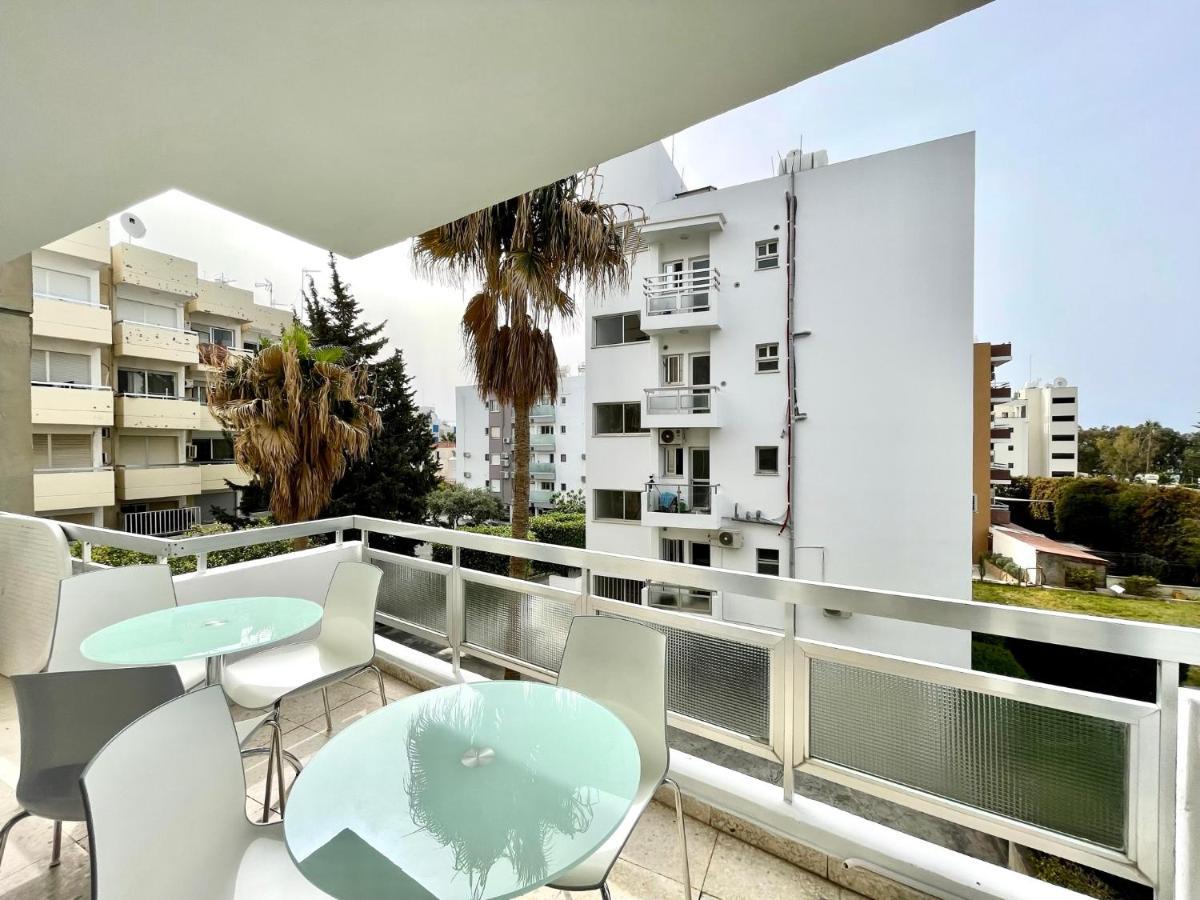 100 M To The Beach Sea La Vie 3 Bedroom Apartment Limassol Exteriör bild